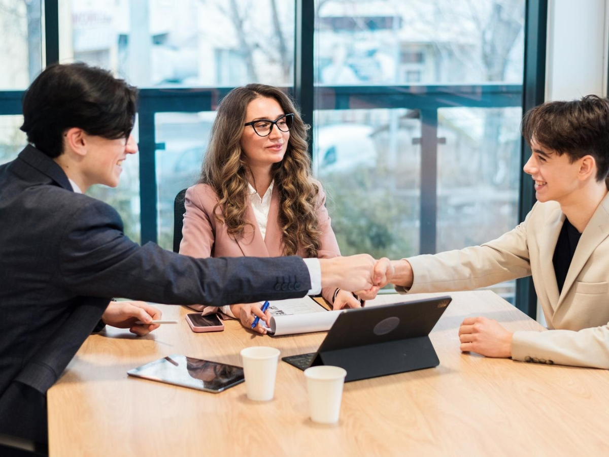 How Does a Commercial Insurance Broker Work for Businesses?