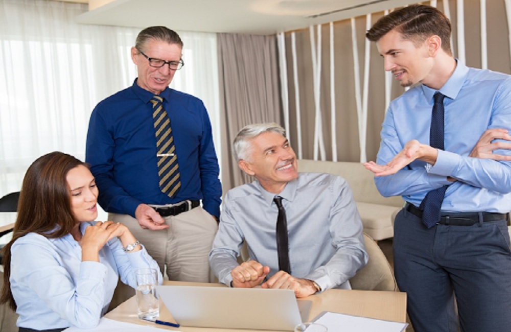 What Does an Insurance Broker Do? Process & Benefits Guide